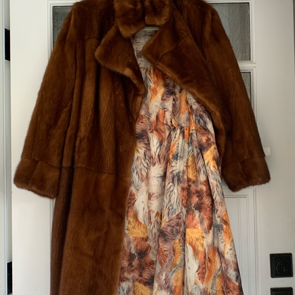 Fur Coat/ Jacket - Picture 4 of 8